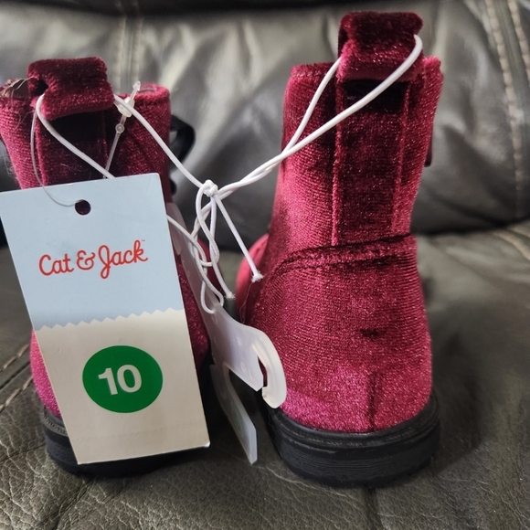 Dark Red Toddler Boots - size 10 Cat & Jack - Picture 3 of 6